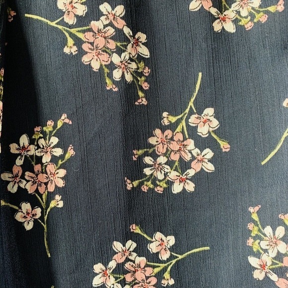 Tommy Hilfiger Women’s Long Sleeve Ruffled Front Floral Print Top Blouse Size S - Picture 11 of 12